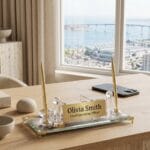 Premium Çift Gold Kalemli Tepsi Tabanlı Şeffaf Kristal İsimlik - Sensesevens
