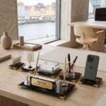 Premium Gold Detaylı Kristal İK Müdürü Masa İsimliği ve Lüks Ofis Seti - Sensesevens