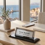Premium Füme Kristal Masa İsimliği ve Lüks Minimalist Ofis Aksesuarı - Sensesevens